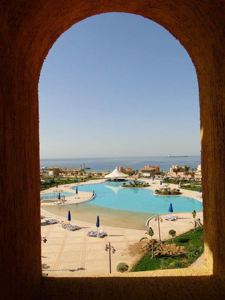 Porto Sokhna Pyramids Apartments Powered By Amer-Group Family Only Ain Sukhna Exterior foto